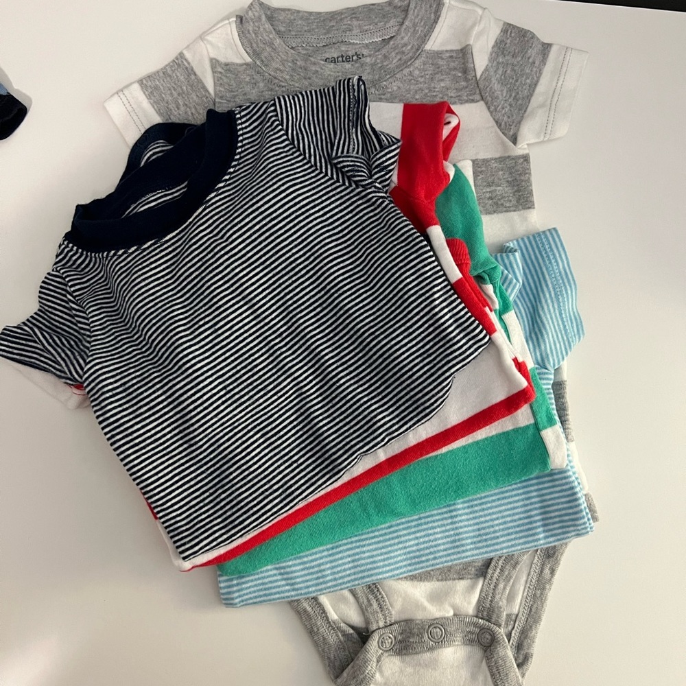 Bundle of 5 Carters Striped Onesies 9 month Size